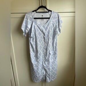 Kindred Bravely Hospital Gown